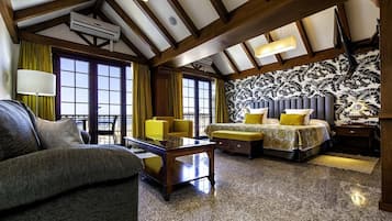 2 habitaciones, ropa de cama de alta calidad, minibar y escritorio