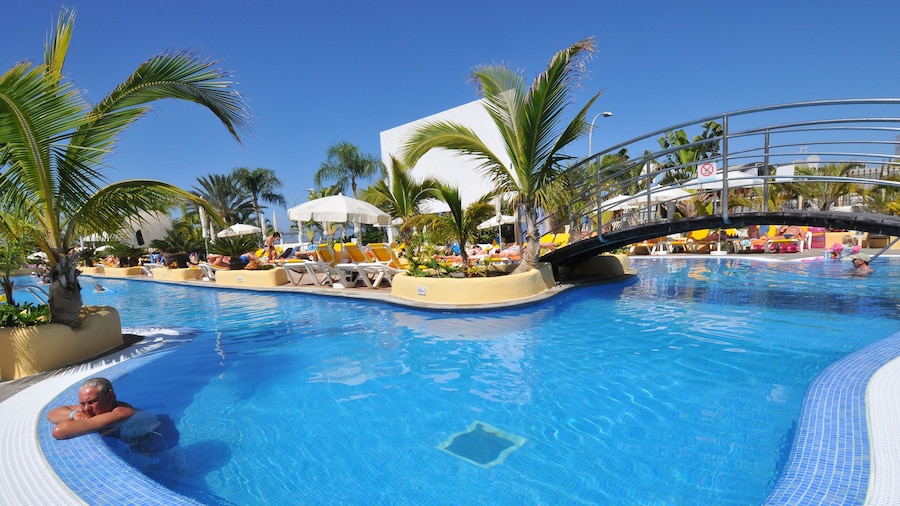 Paradise Park Fun Lifestyle Hotel