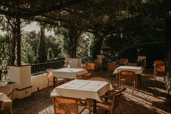 Porch - Hotel Posada de Valdezufre (Aracena)