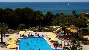 Piscina coperta, piscina all'aperto