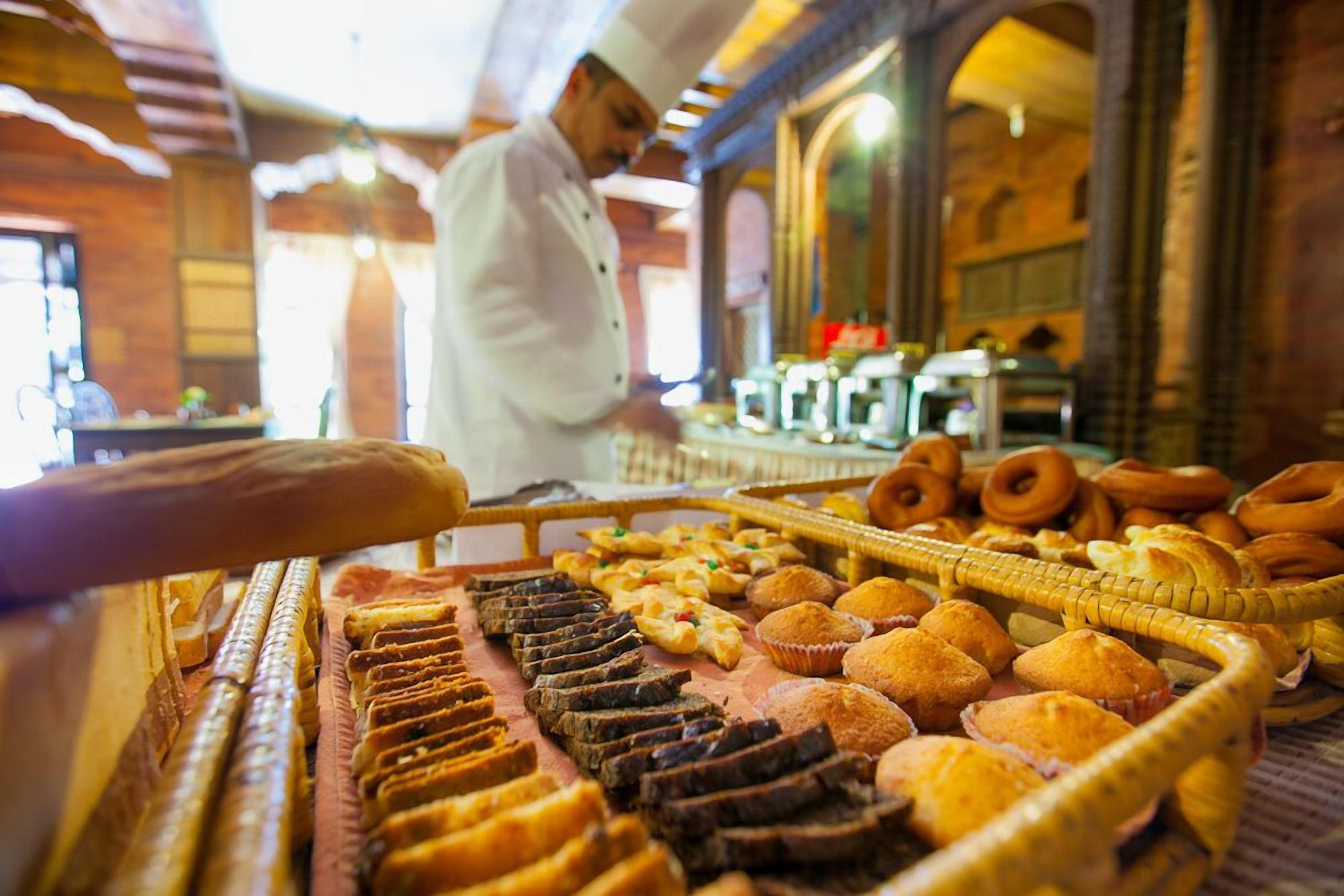 Frokostbuffé hver dag (USD 10 per person)