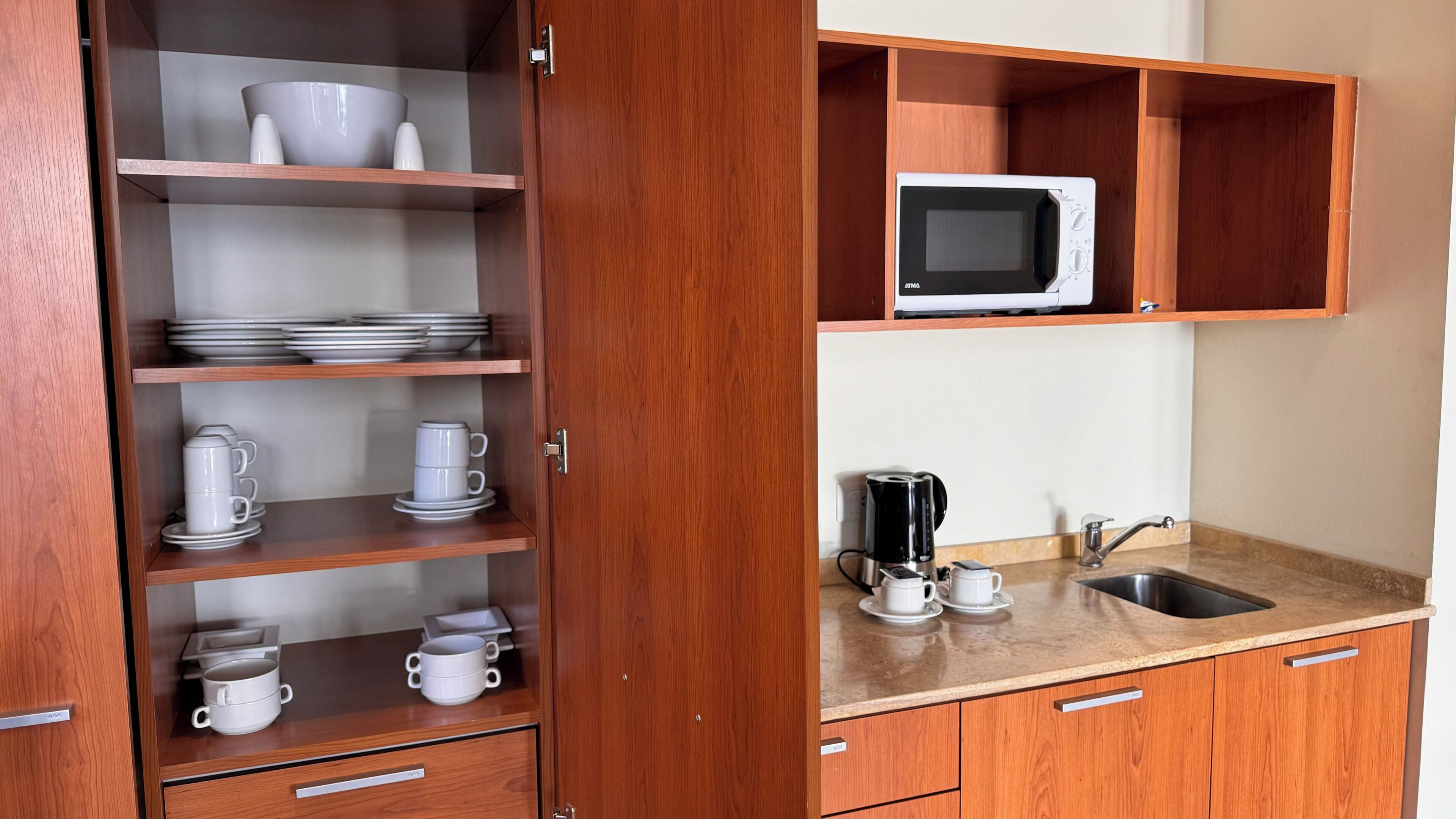 superior suite, 1 bedroom | 1 bedroom, premium bedding, down duvets, pillow-top beds