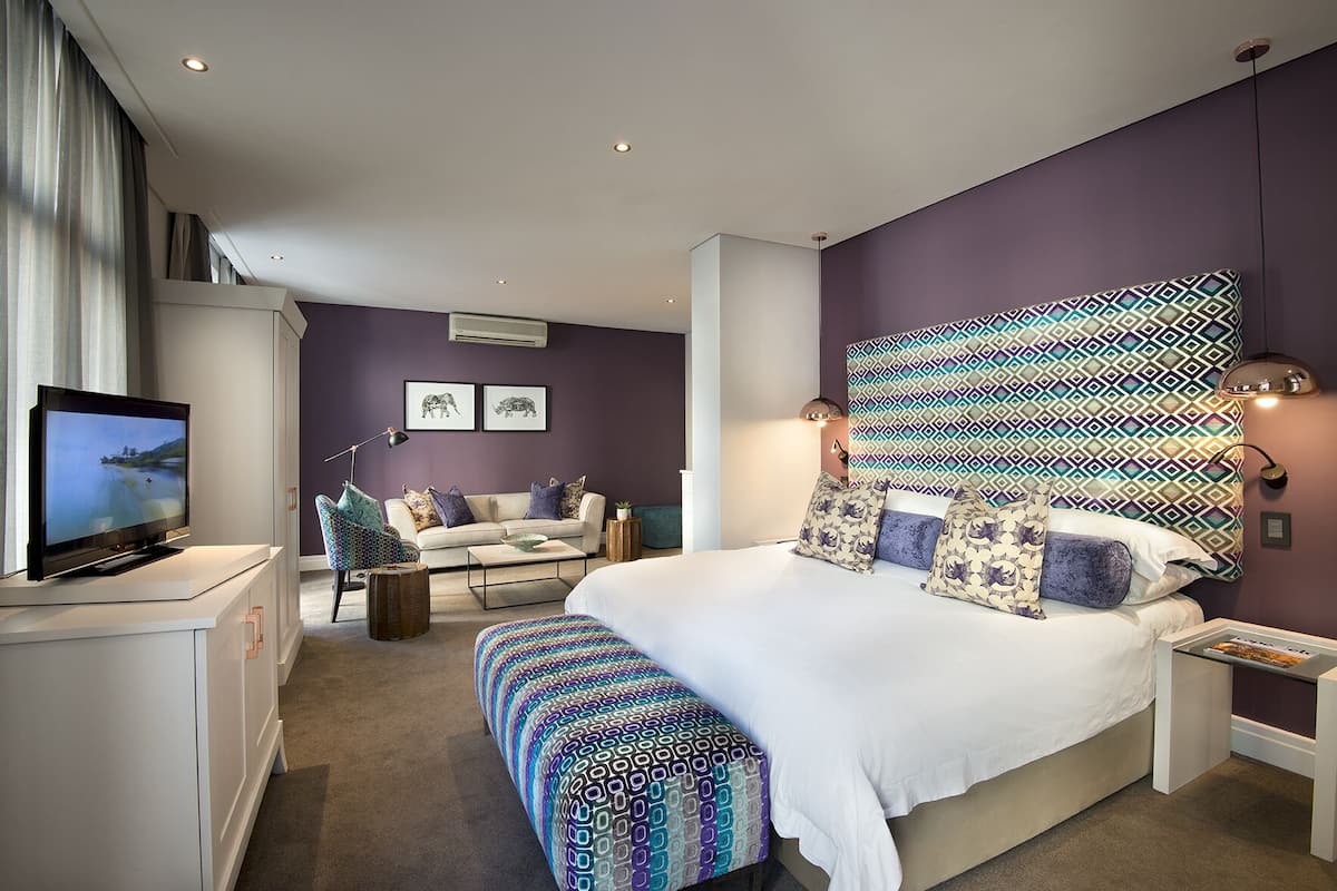 Premium bedding, minibar, in-room safe, desk