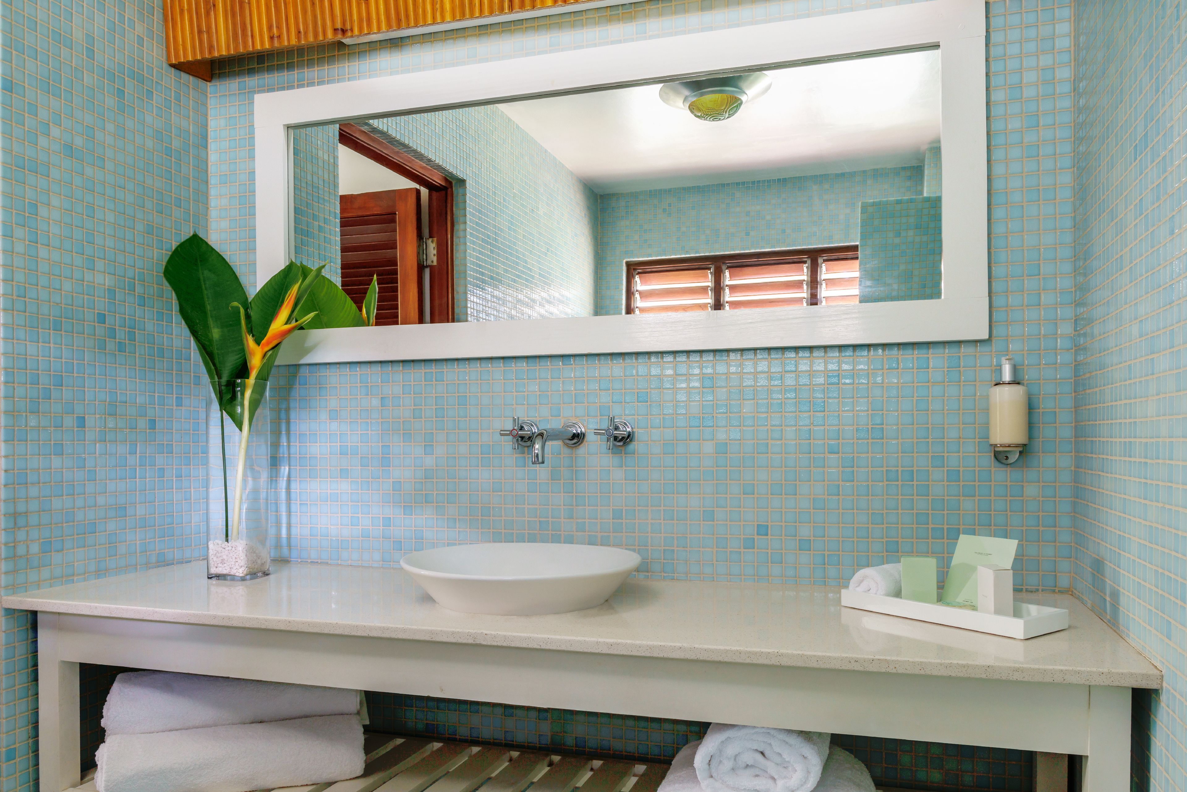 junior suite, 1 bedroom | bathroom | free toiletries, hair dryer, dressing gowns, towels