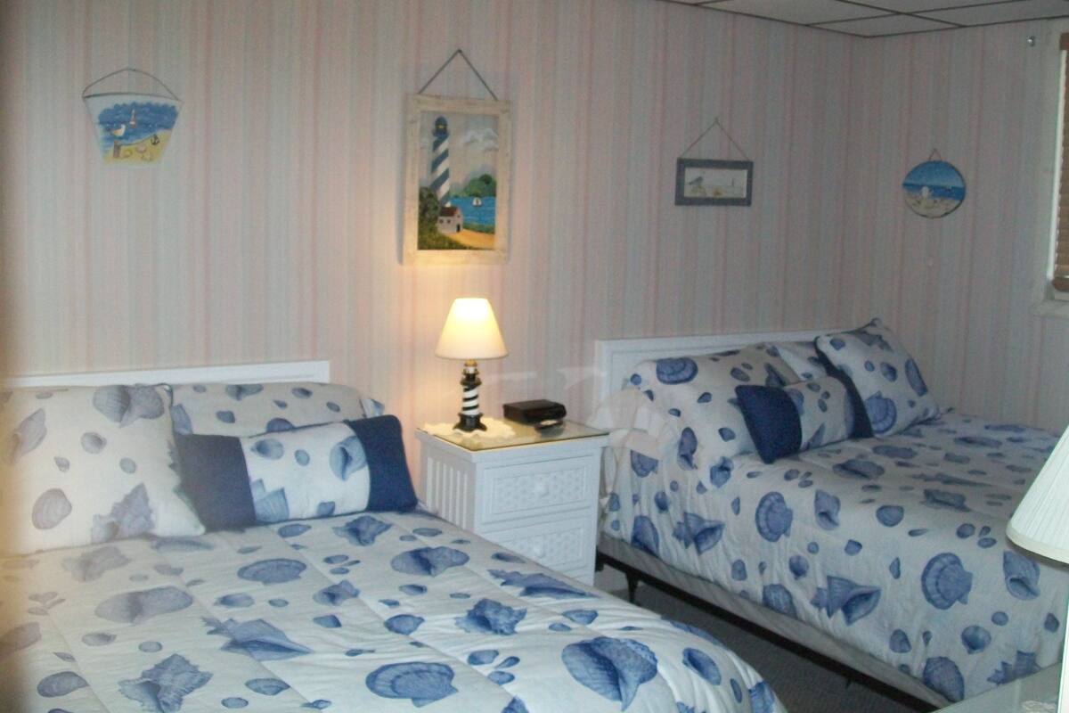 Iron/ironing board (on request), WiFi (free), individually decorated