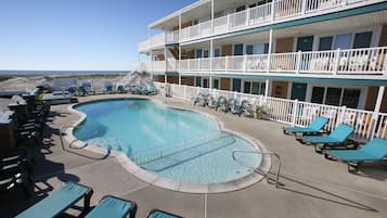 2 kolam renang outdoor