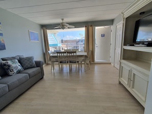 Quarto família, várias camas, cozinha americana | Individualmente decorados, individualmente mobiliados, Wi-Fi de cortesia