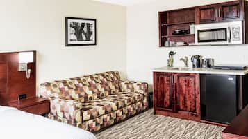 Chambre supérieure, cuisinette | Système d’insonorisation, fer et planche à repasser