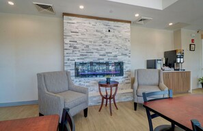 Fireplace - Anchorage Inns And Suites (Portsmouth)