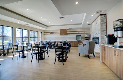 Anchorage Inns And Suites