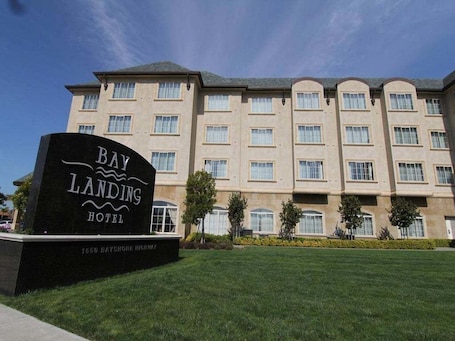 Außenbereich. Bay Landing San Francisco Airport Hotel