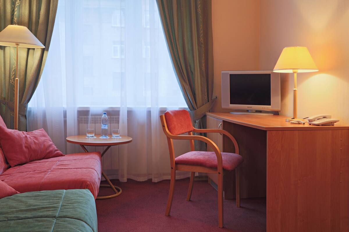 Junior Suite | TV