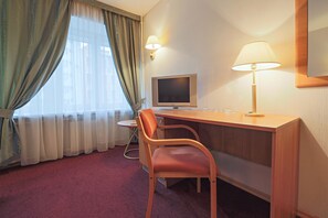 Kamar Double atau Twin Superior | Area keluarga | TV