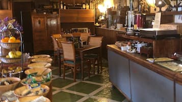 Desayuno buffet incluido todos los días