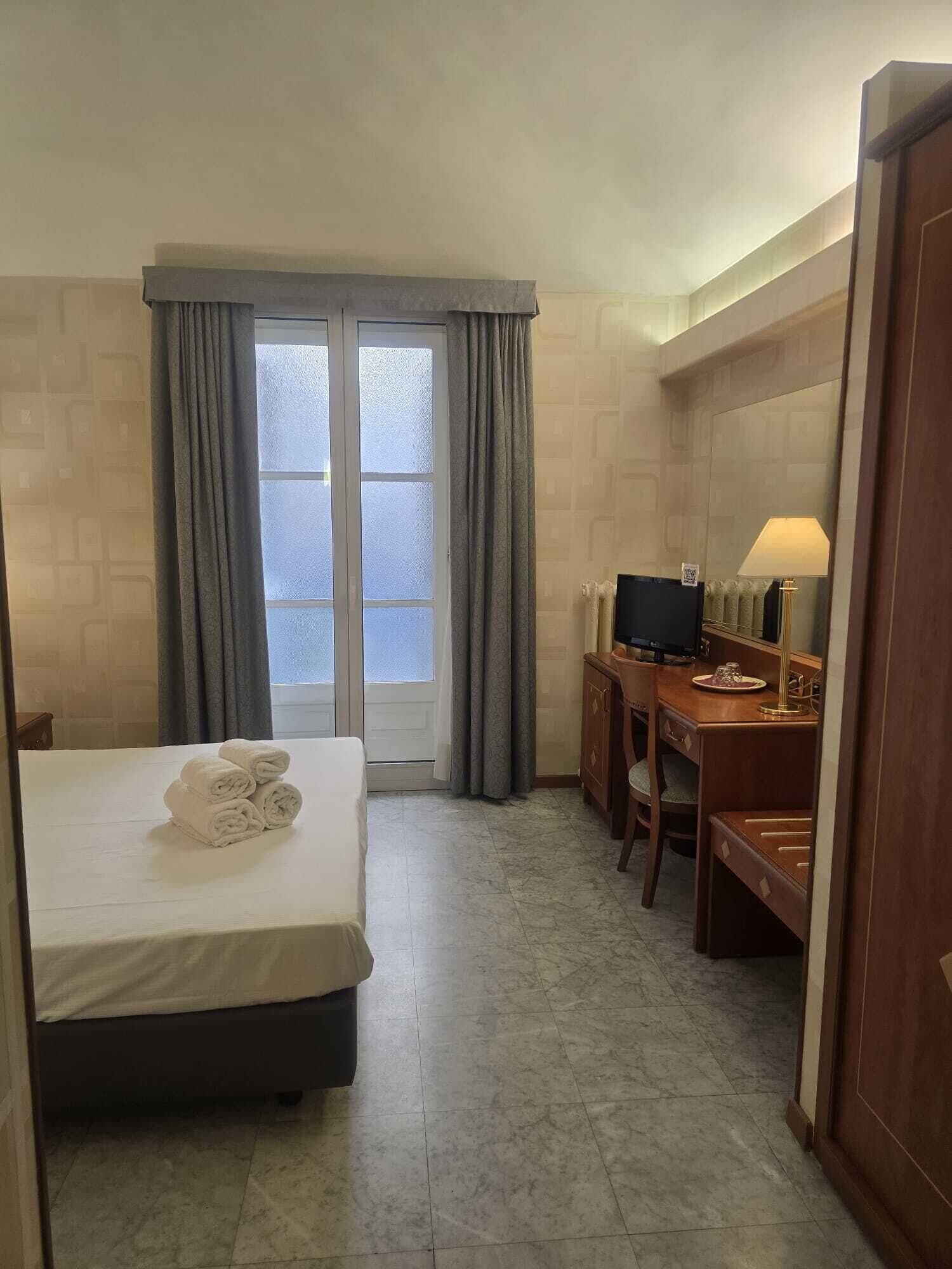 frette italian sheets, premium bedding, down duvets, select comfort beds