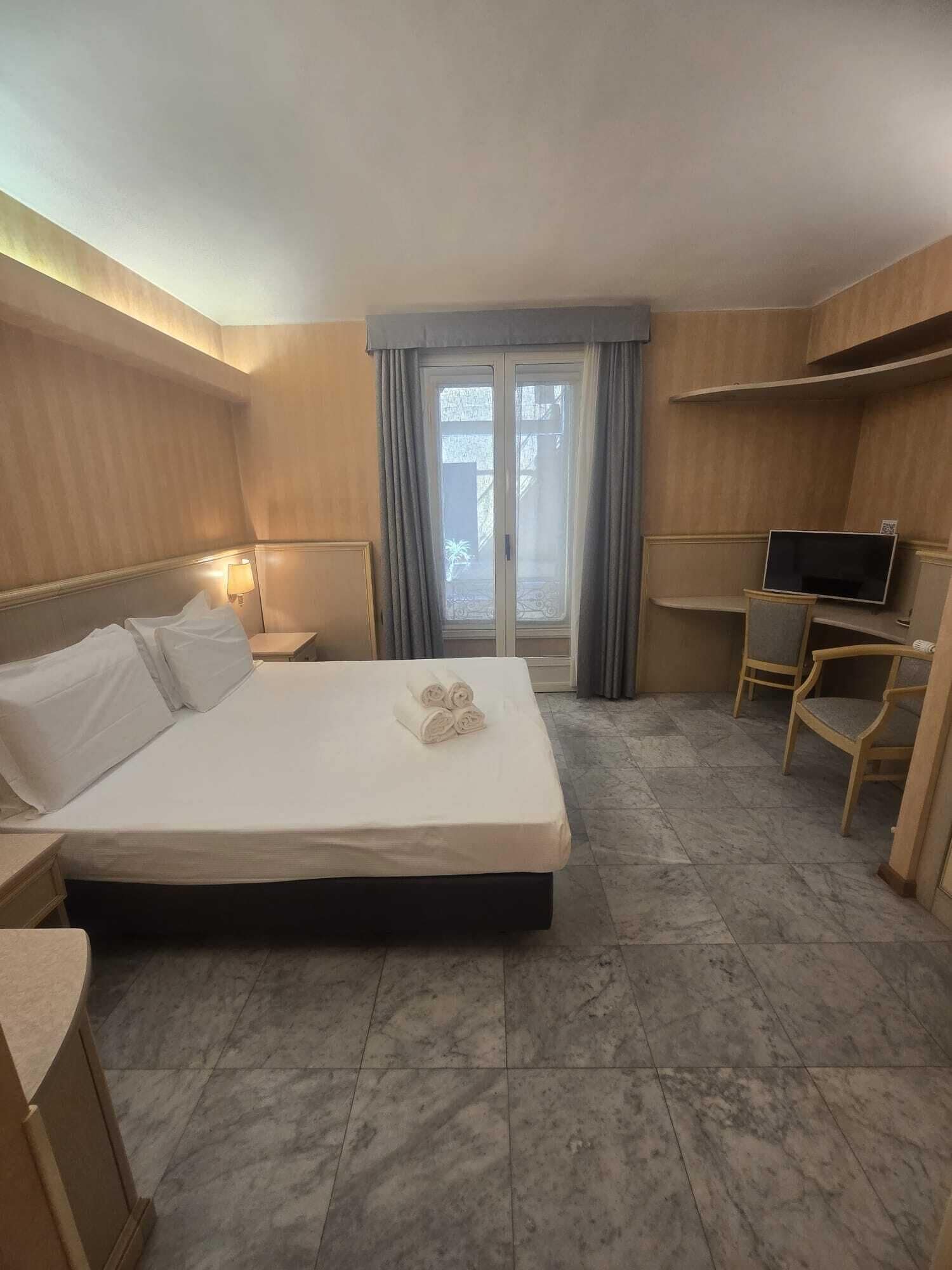 Comfort Room | Frette Italian sheets, premium bedding, down comforters