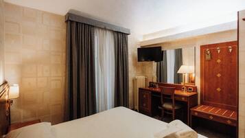 Standard Double or Twin Room, 1 Bedroom | Frette Italian sheets, premium bedding, down comforters