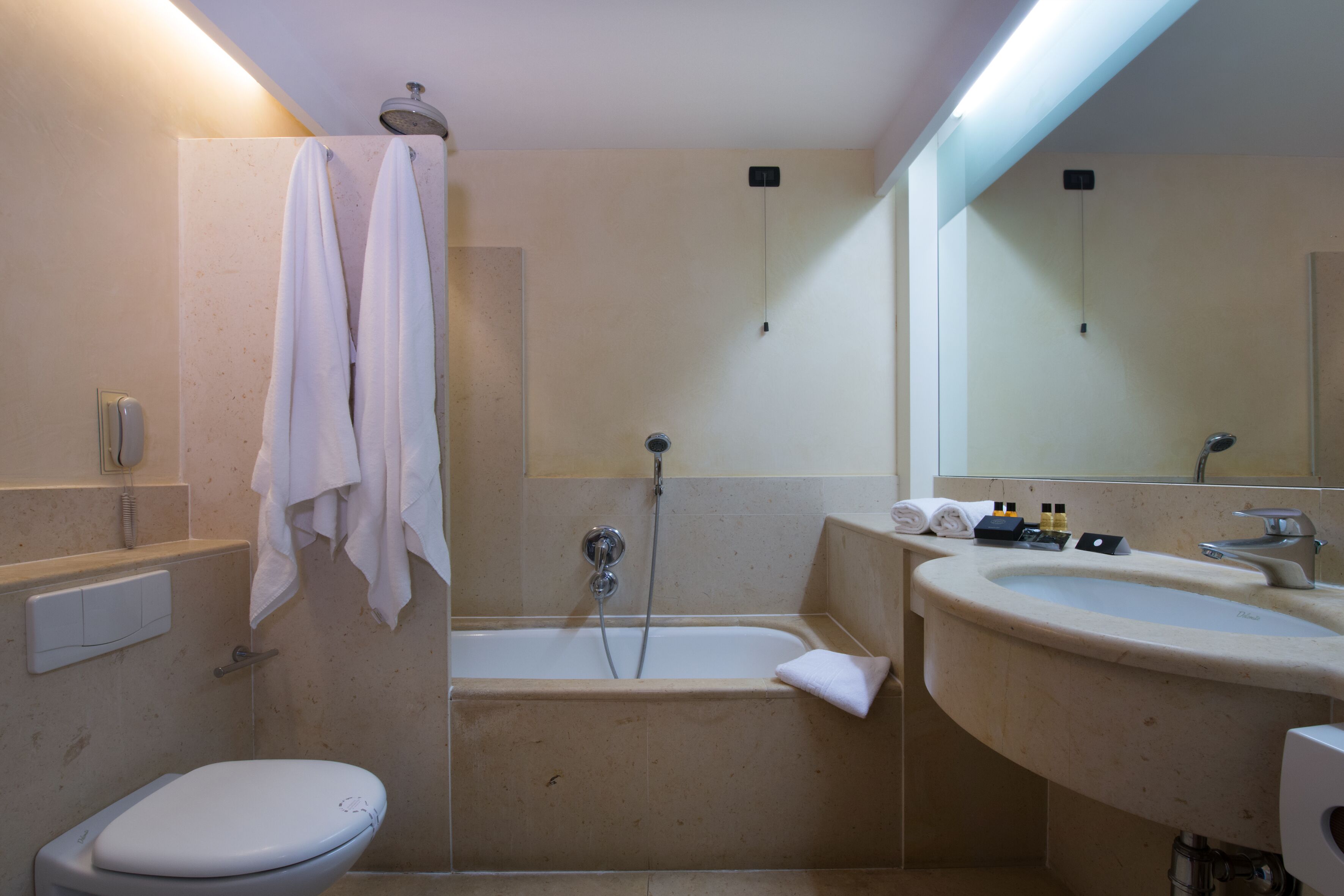 shower, free toiletries, hair dryer, bidet