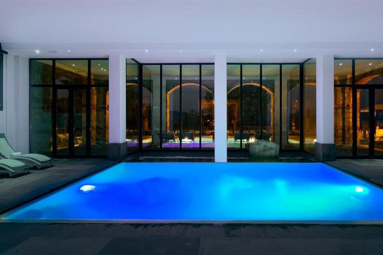 outdoor pool, pool loungers