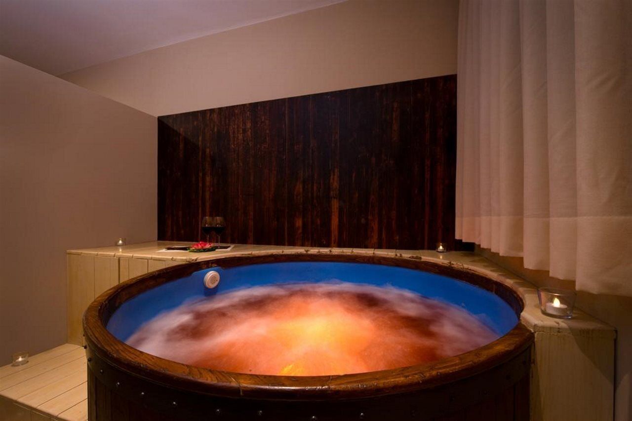 body treatments, body wraps, body scrubs, facials