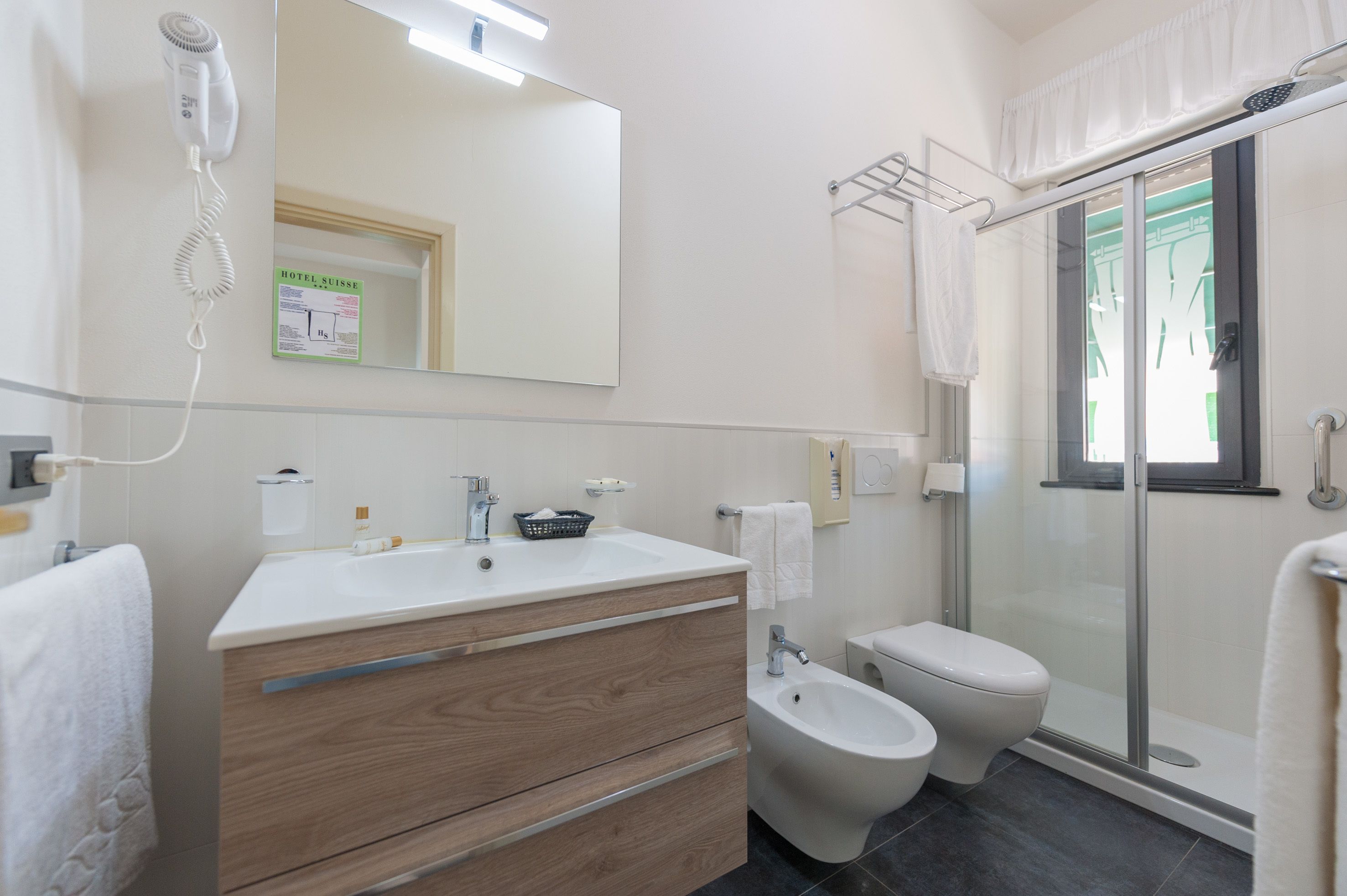 shower, rainfall showerhead, free toiletries, hair dryer