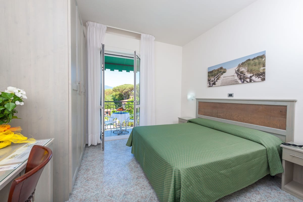 Superior Double Room | Down comforters, minibar, in-room safe, desk