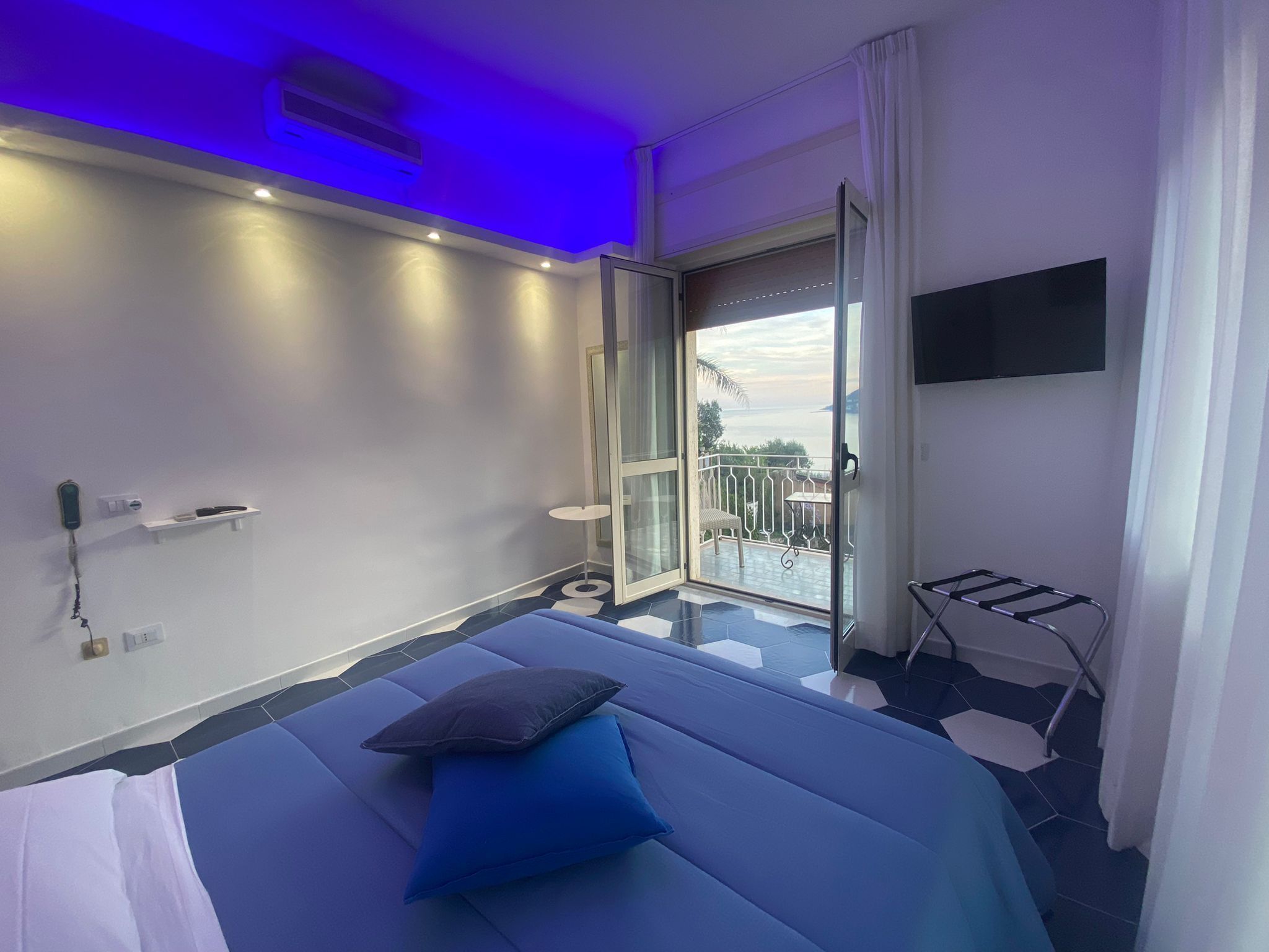 Camera Matrimoniale, vista mare | Zimmersafe, Verdunkelungsvorhänge, kostenloses WLAN