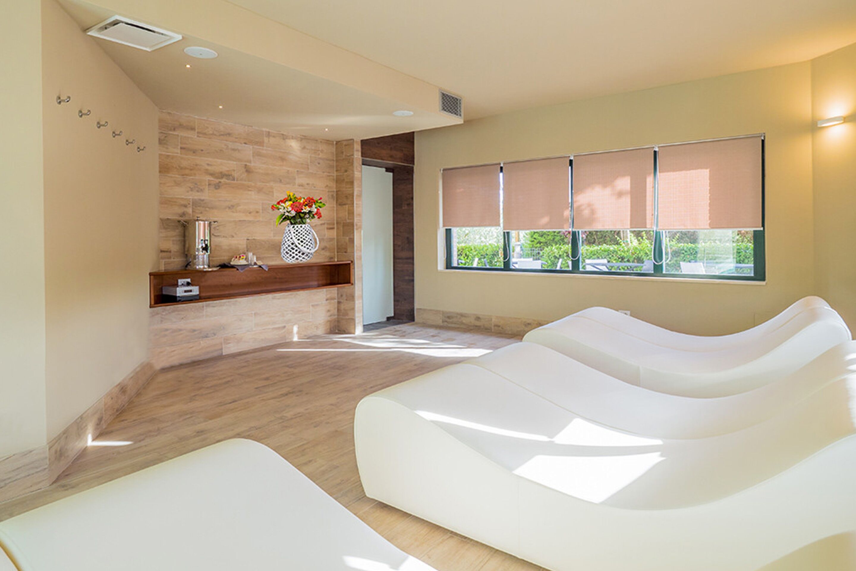 couples treatment room(s), sauna, turkish bath/hammam, massages