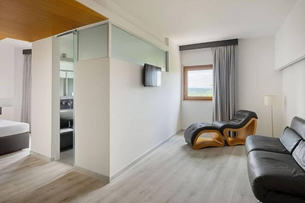 1 bedroom, down comforters, minibar, in-room safe