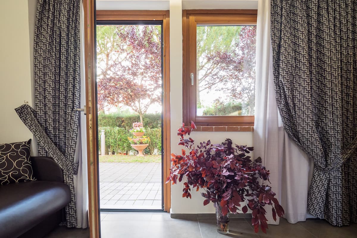 studio | down duvets, minibar, in-room safe, desk