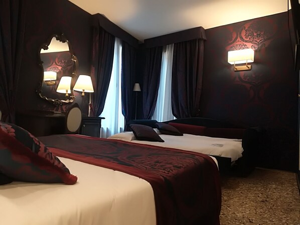 Chambre Triple Standard, salle de bains privée