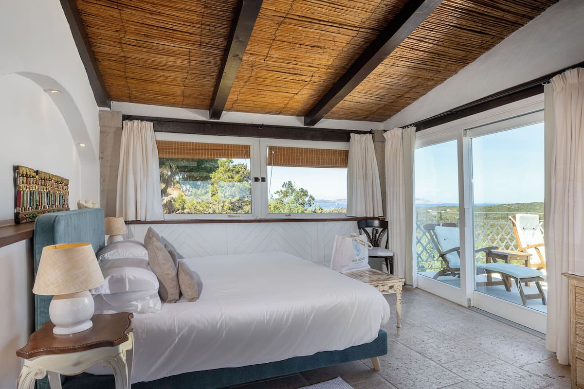 Junior Suite Sea View 180° | Sengetøy av topp kvalitet, dundyner, senger med overmadrass og minibar