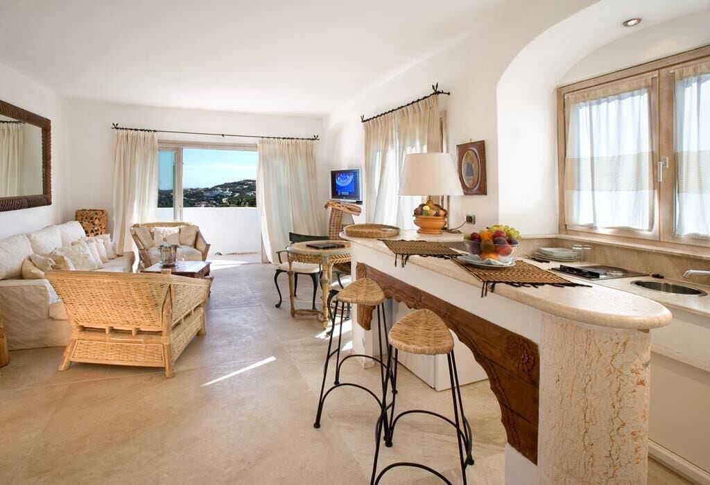 Suite, Terrace | Living area | LCD TV