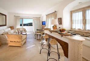 Suite, Terrasse | Wohnbereich