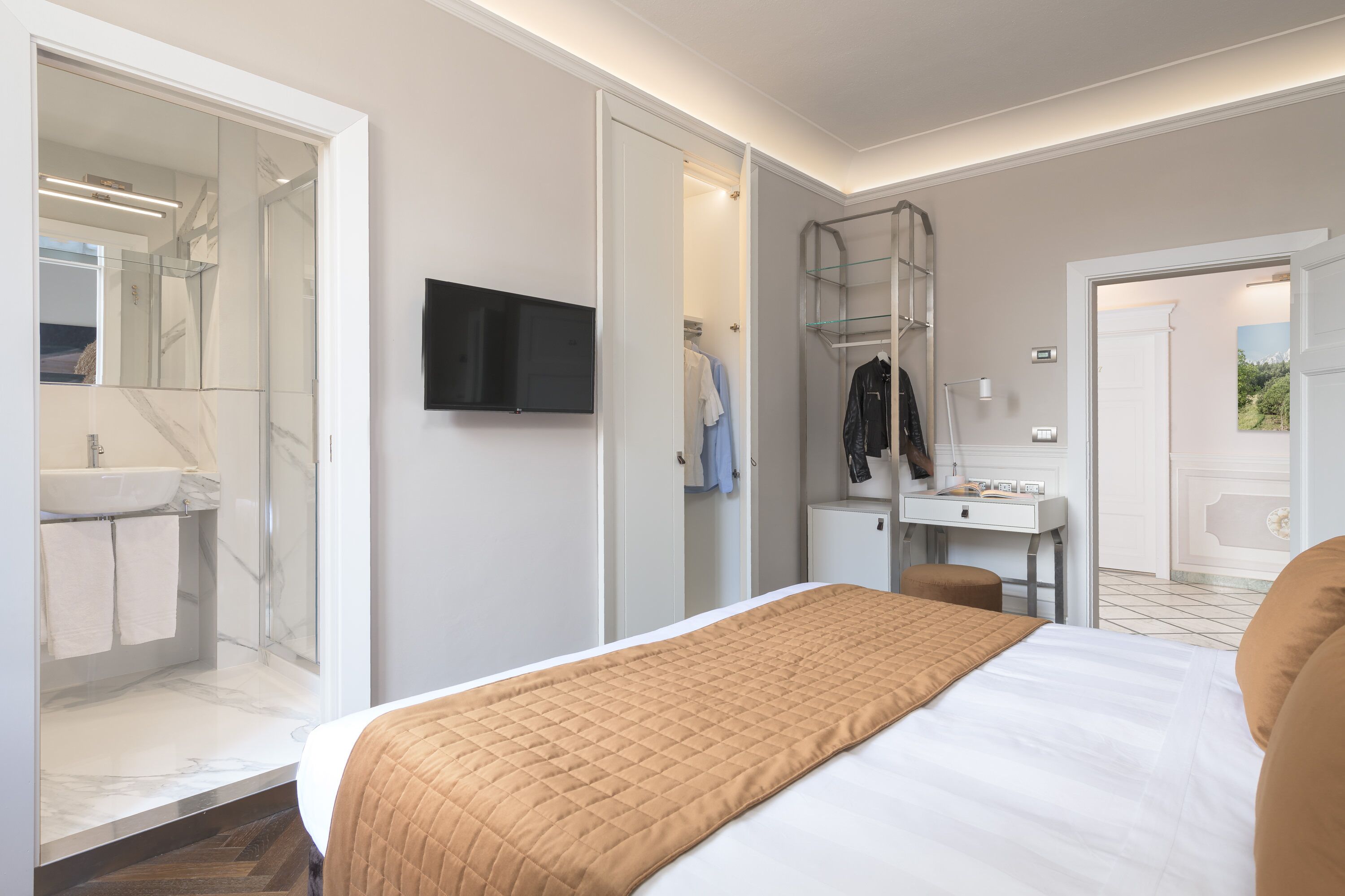 design double room | 1 bedroom, minibar, in-room safe, desk