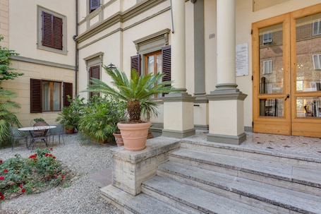 Front of property. Hotel Chiusarelli