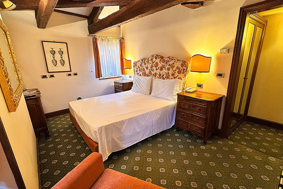 Economy Triple Room, Annex Building | 1 bedroom, premium bedding, pillowtop beds, minibar
