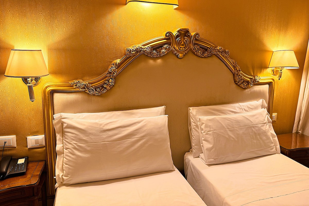 Economy tweepersoonskamer | 1 slaapkamer, luxe beddengoed, pillowtop-bedden, een minibar