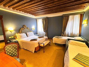 Deluxe Family Room | 1 bedroom, premium bedding, pillowtop beds, minibar - Hotel Corte Contarina (Venice)