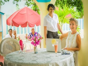 Breakfast, lunch and dinner served - Villa La Cage (Negril)