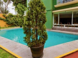 실내 수영장, 야외 수영장