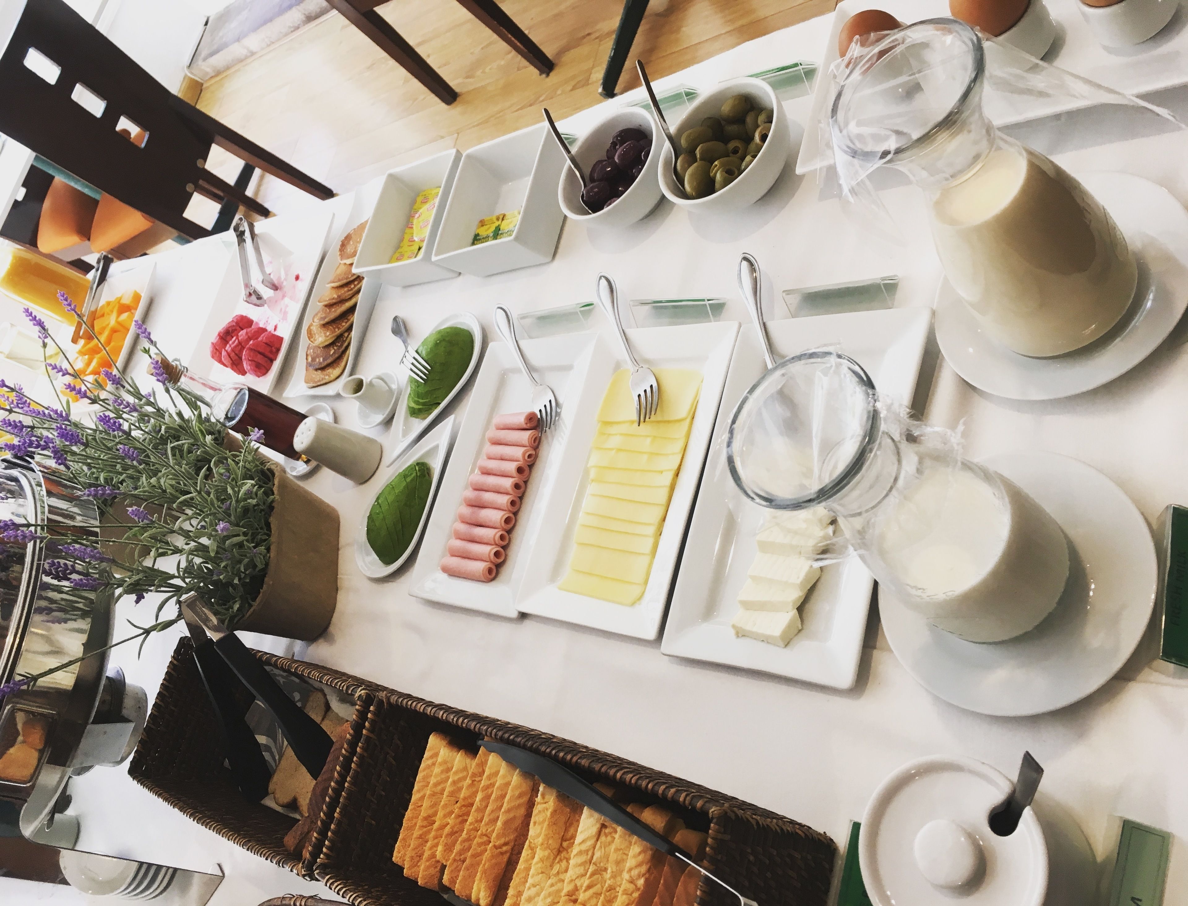 Daily buffet breakfast (USD 8 per person)