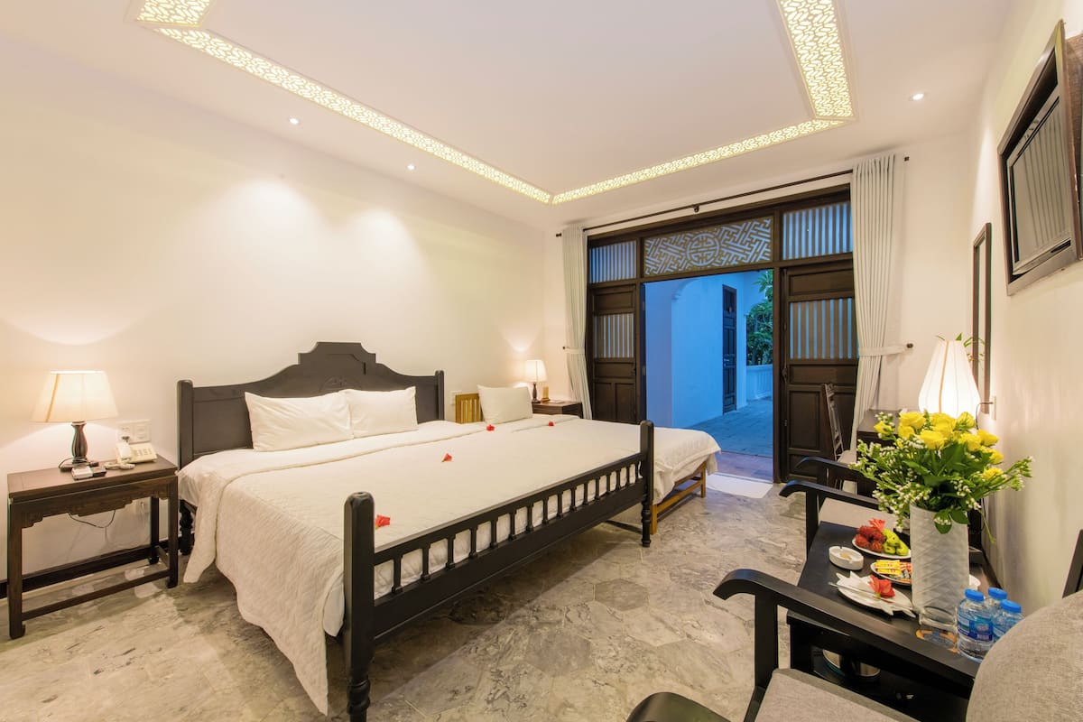 Standard Triple Room | 1 bedroom, premium bedding, memory foam beds, minibar