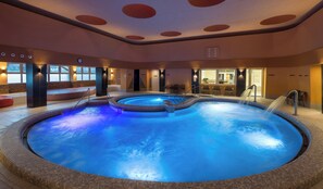 Indoor spa tub