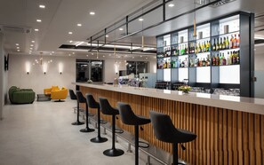 2 bars/lounges - Hunguest Hotel Flora (Eger)