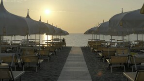 Private beach nearby, white sand, sun-loungers, beach umbrellas