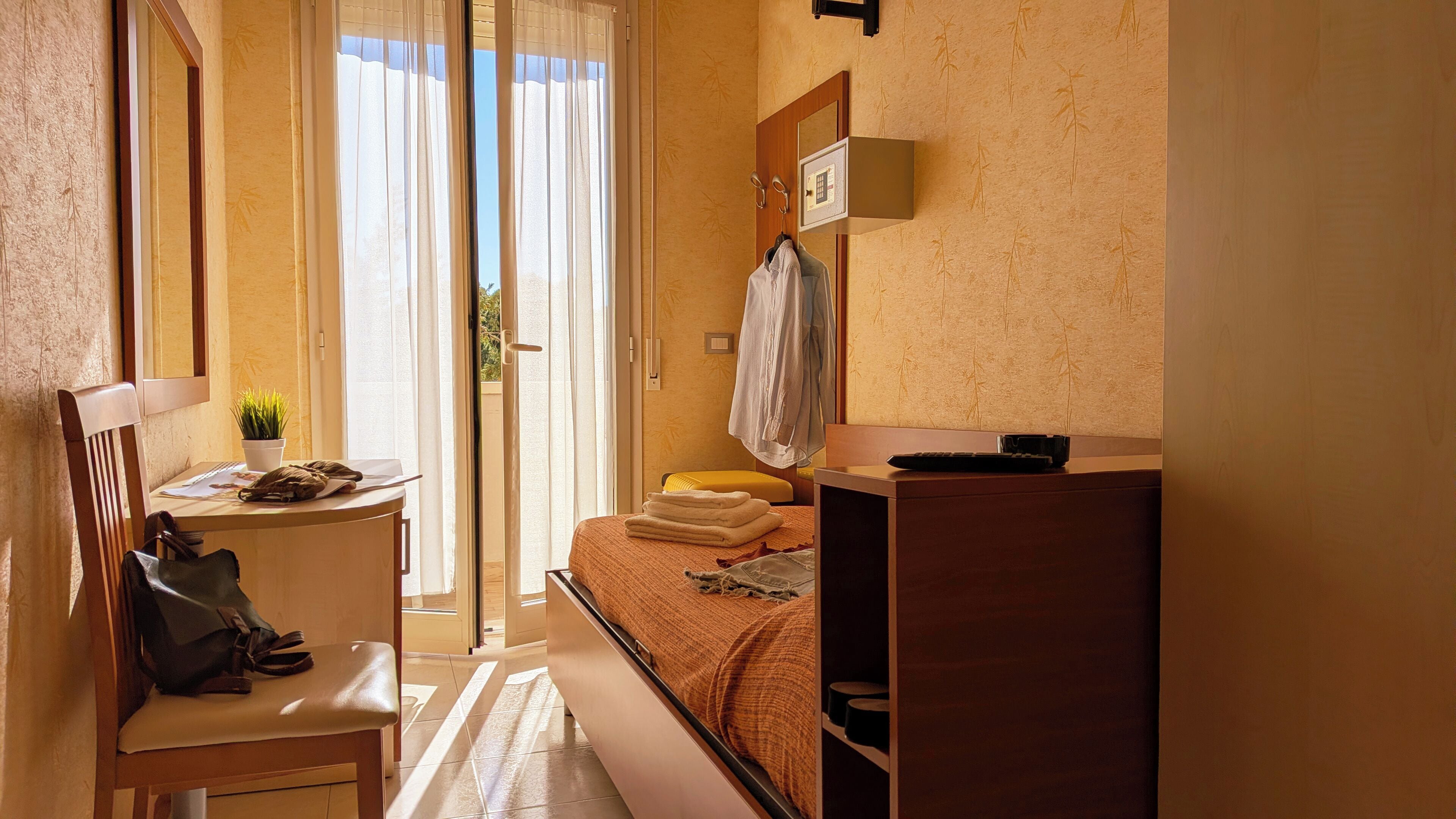 Single Room, 1 Single Bed | In-room safe, desk, soundproofing, free WiFi