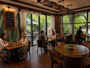 Restaurant - Hotel-Restaurant Amadeus (Isernhagen)