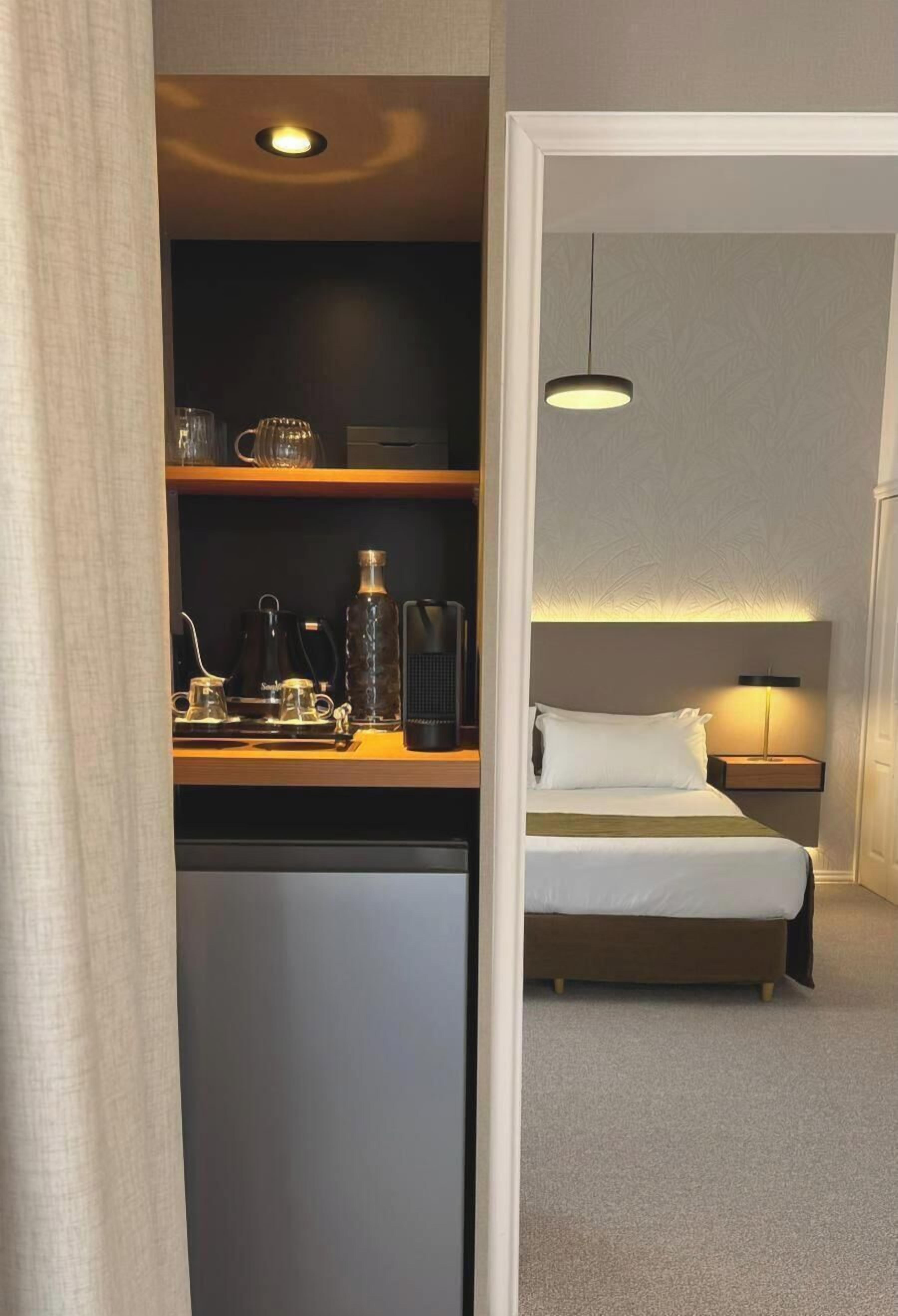 羽絨被、迷你吧、客房內保險箱、遮光布/窗簾