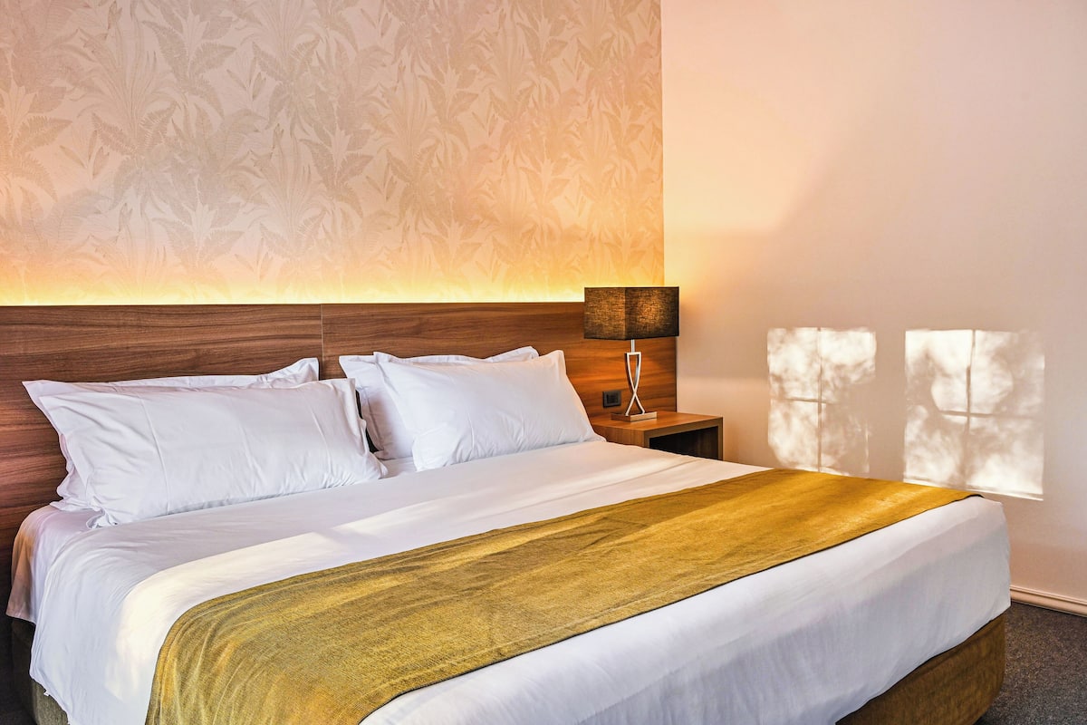 Superior Room | Down comforters, minibar, in-room safe, blackout drapes